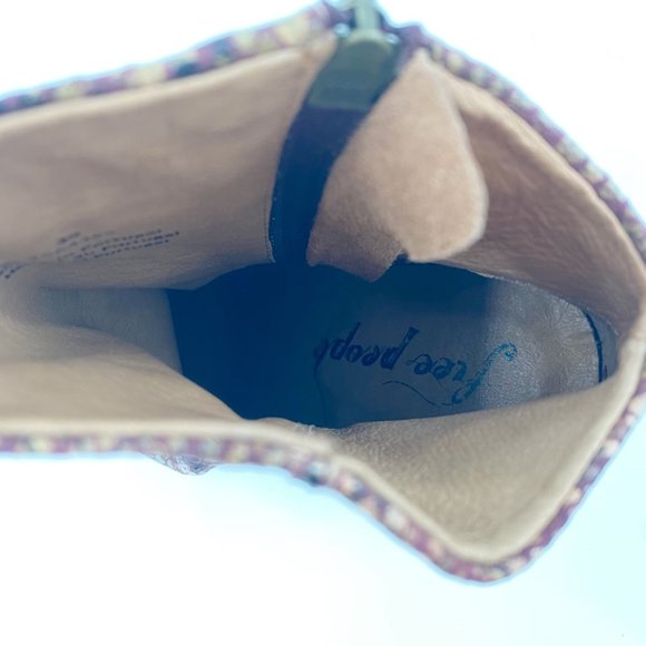 Free People Cybill Boots Ankle Wine Snake Size 39 / 8.5 NEW - Picture 12 of 12